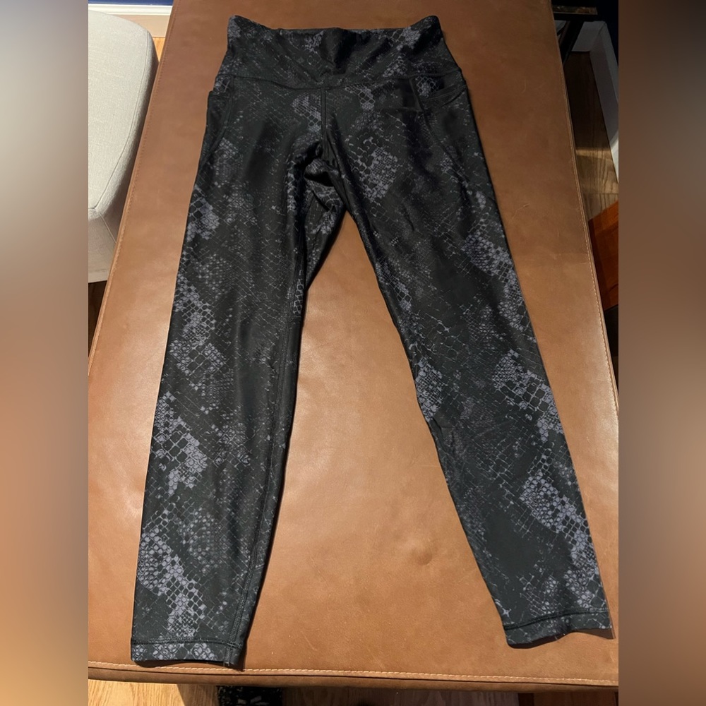 Old Navy Go-Dry Elevate Legging
